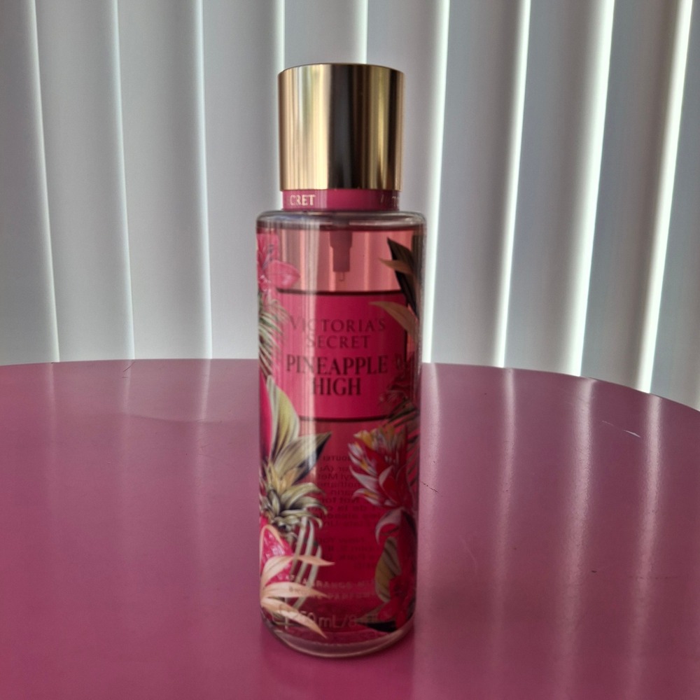 Victoria's Secret PINEAPPLE HIGH Fragrance Mist 8.4 Fl oz Spray
